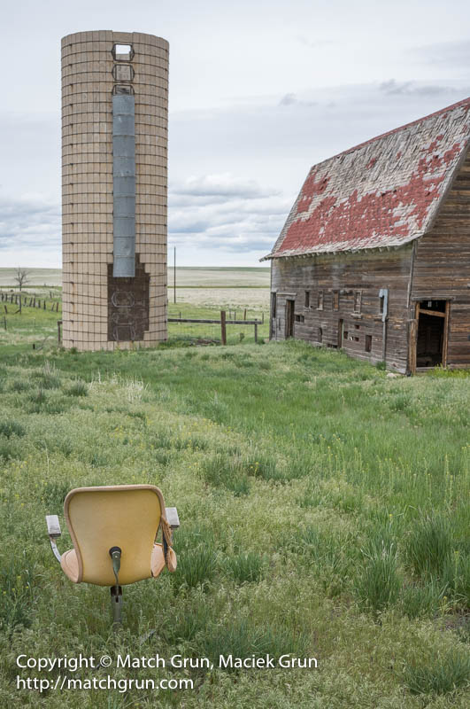 2319-0005-Chair-And-Silo