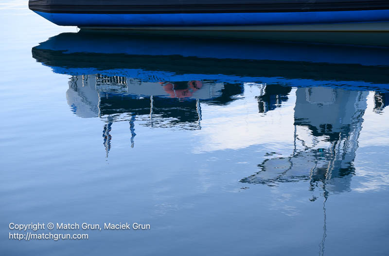 3083-0024-Fishing-Boat-In-Harbor-Husavik