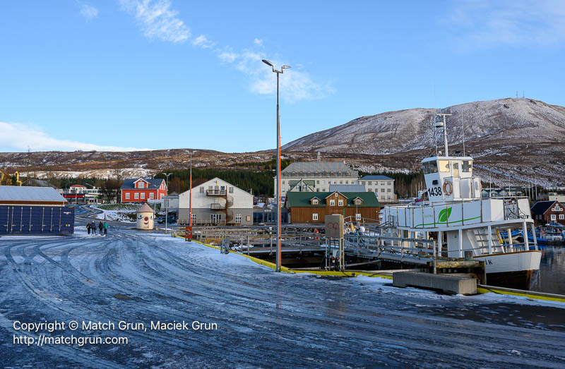 3083-0040-Husavik-Harbor