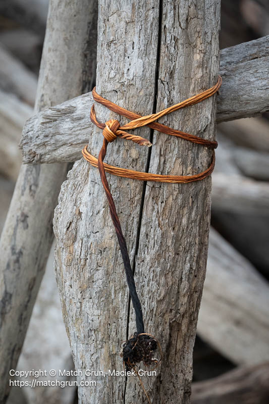 3278-0015-Driftwood-Shelter-Binding-Detail