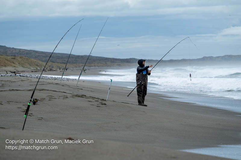 3278-0089-Fisherman-And-Rods-Salmon-Creek