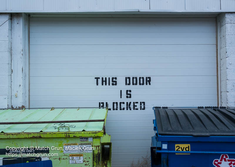 3335-0025-This-Door-Is-Blocked