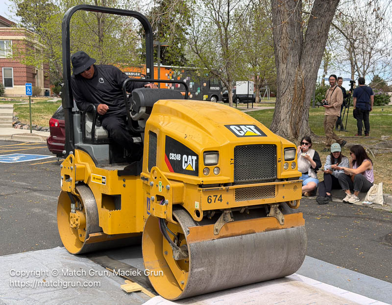 ip17-0308-Rolling-Onto-The-Blankets