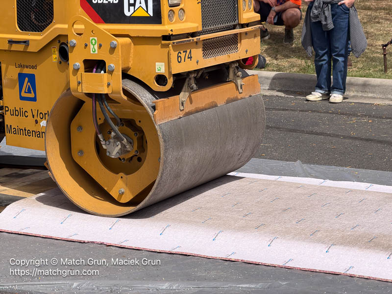 ip17-0311-Rolling-Over-The-Blankets